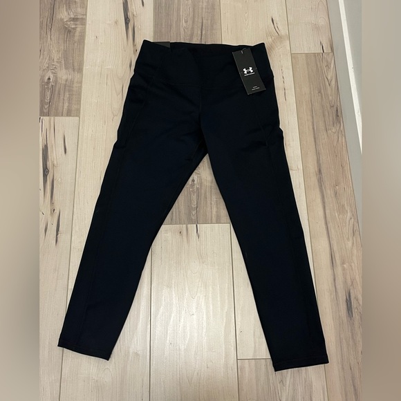 NWT - Under Armour High rise ankle crop - Picture 4 of 6